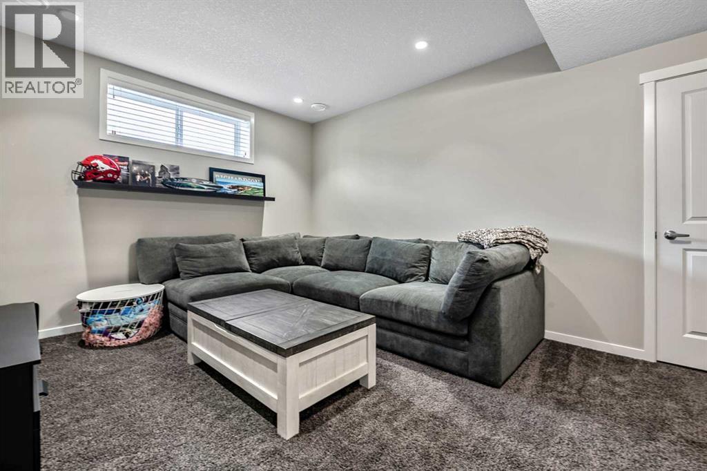 112 Masters Heights SE photo 30