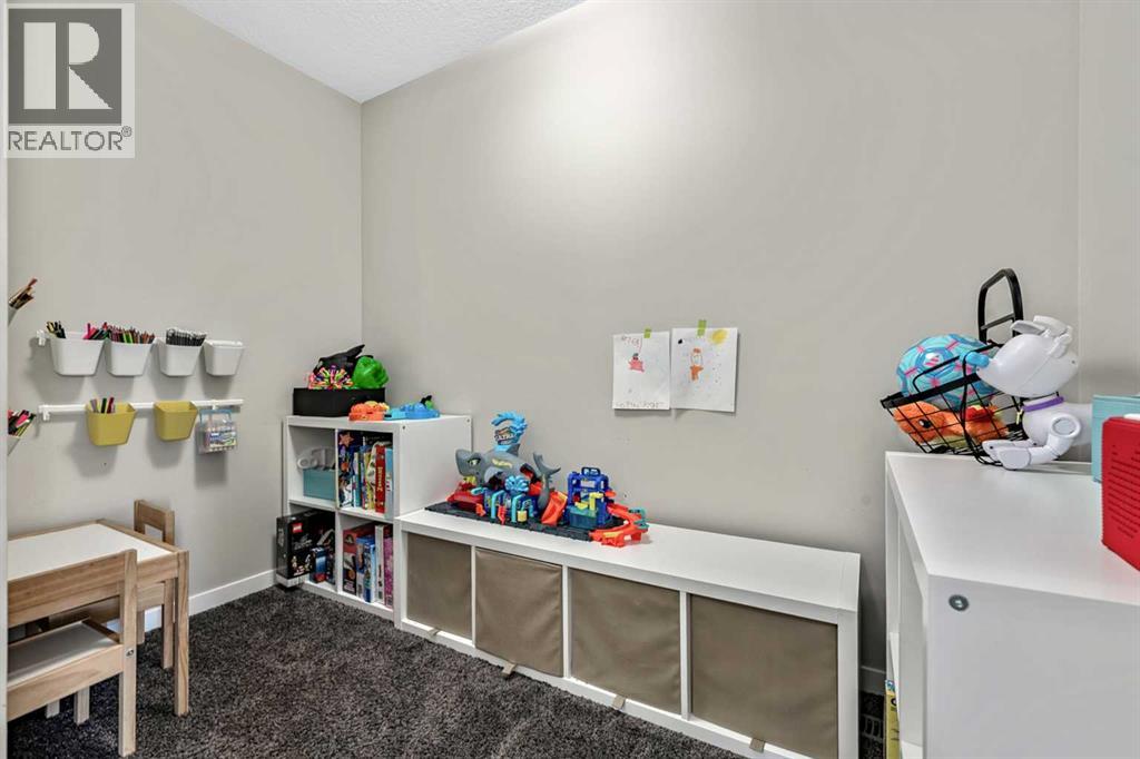 112 Masters Heights SE photo 18