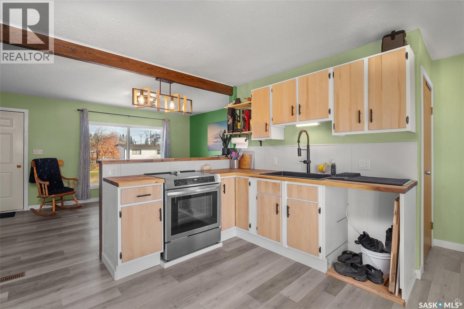 555 1st AVENUE W, Canwood — photo 11