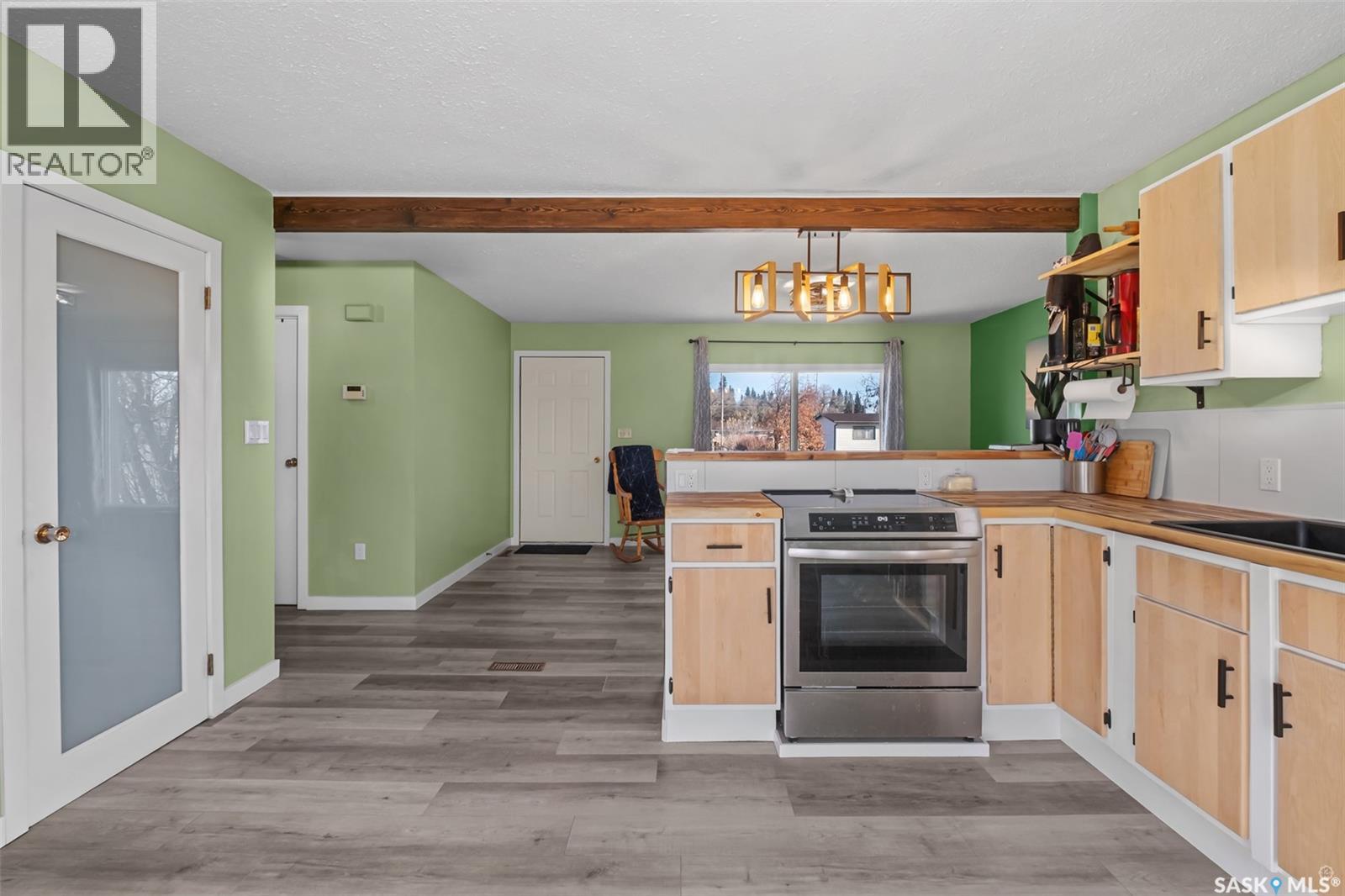 555 1st AVENUE W, Canwood — photo 16