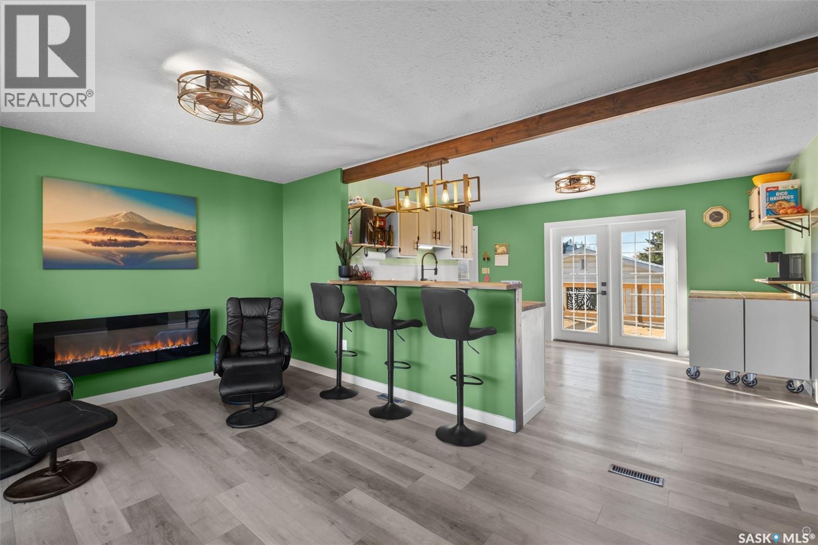 555 1st AVENUE W, Canwood — photo 3