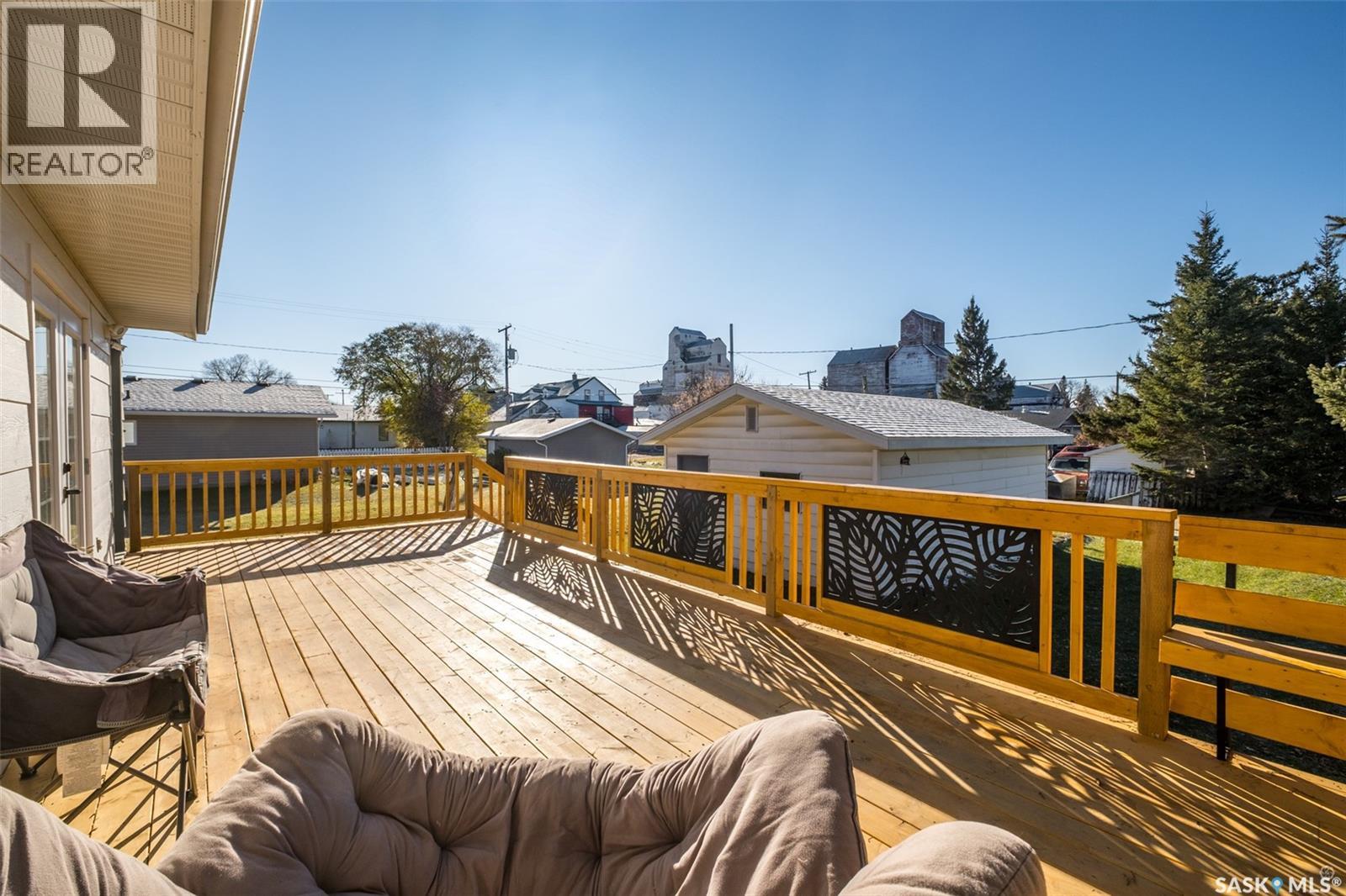 555 1st AVENUE W, Canwood — photo 34