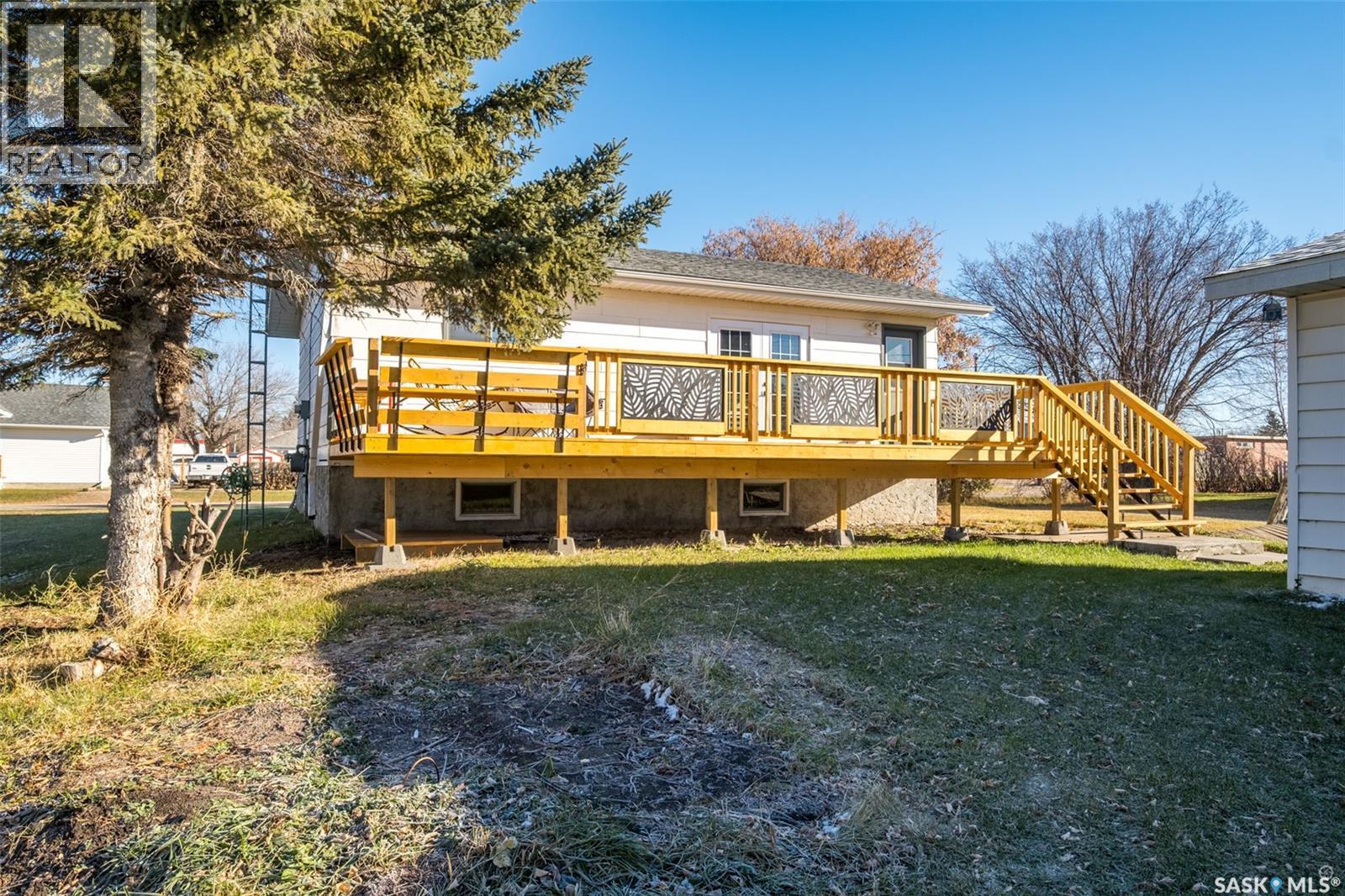 555 1st AVENUE W, Canwood — photo 36