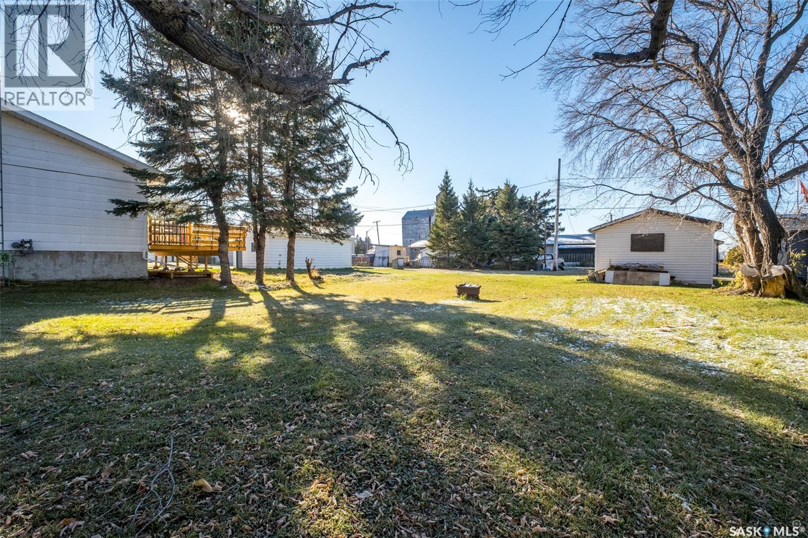 555 1st AVENUE W - 37