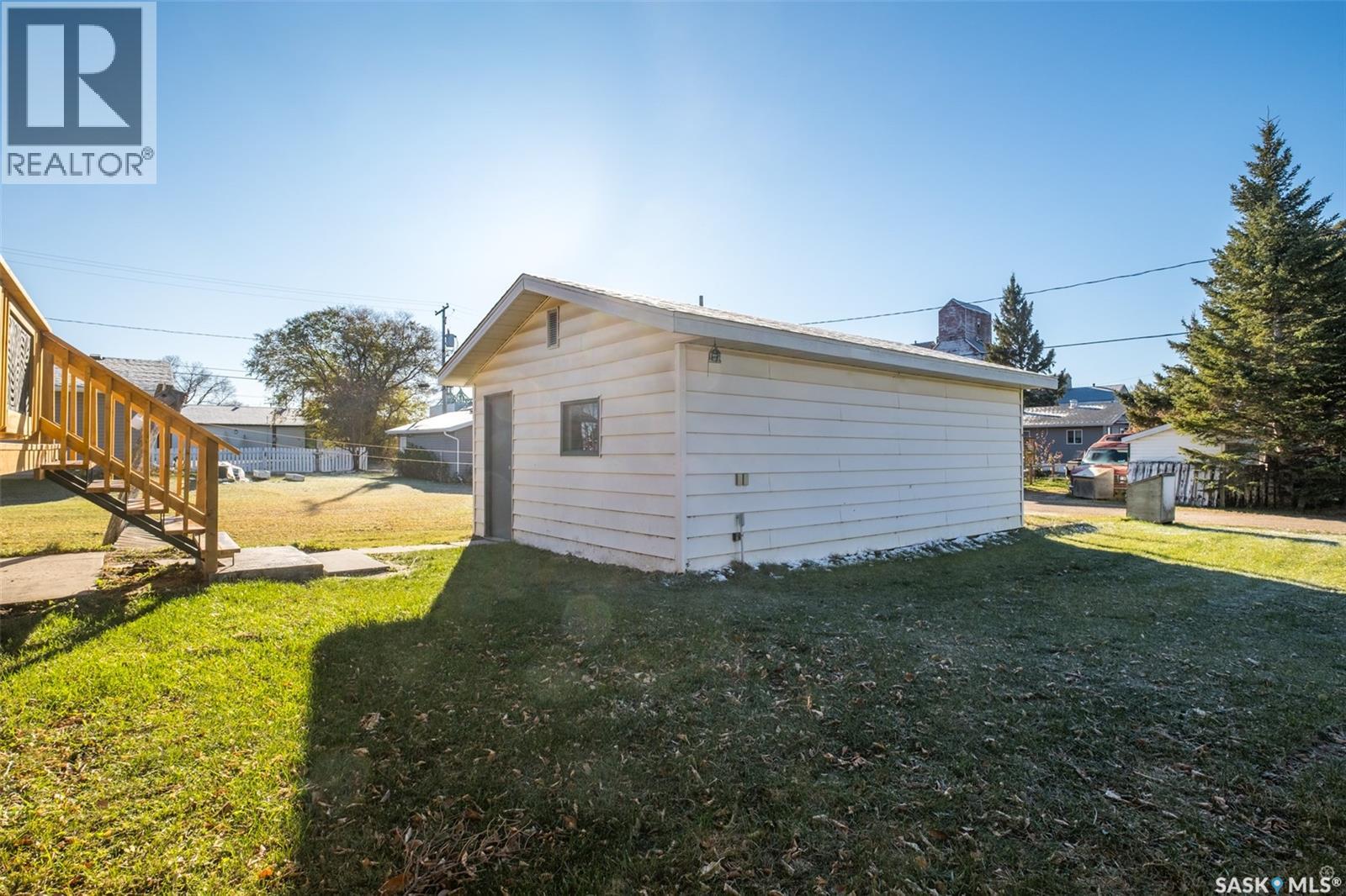 555 1st AVENUE W - 40