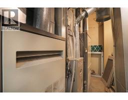 120 1 Avenue E, Brooks — photo 15