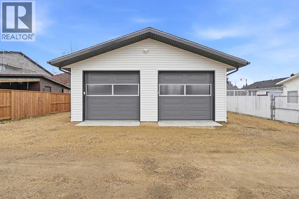 Listing photo – 5131 & 5133 52 Street, Lacombe