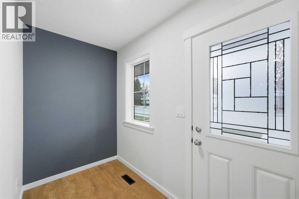5133 Foyer