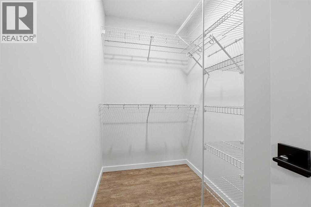 5131 Master Walk in Closet