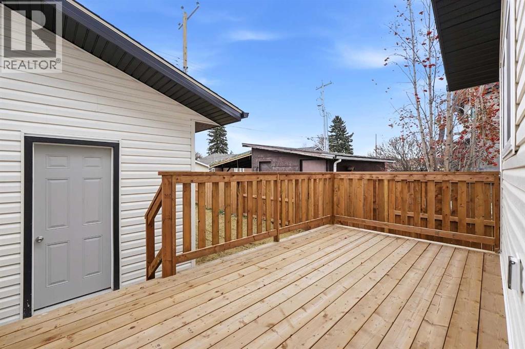 Listing photo – 5131 & 5133 52 Street, Lacombe