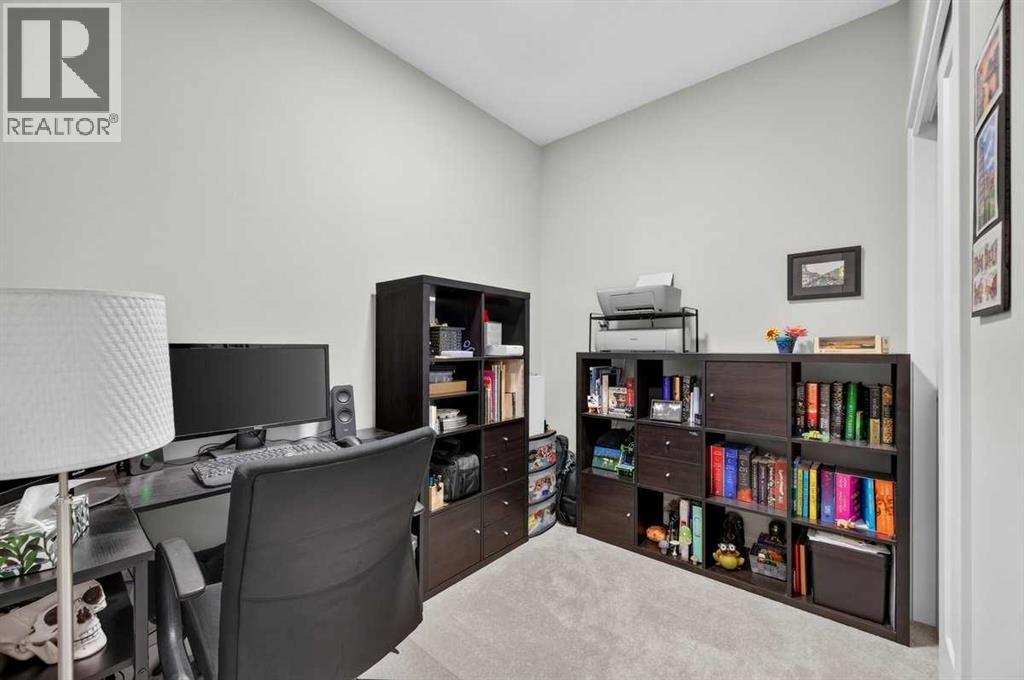 Versatile second bedroom/home office