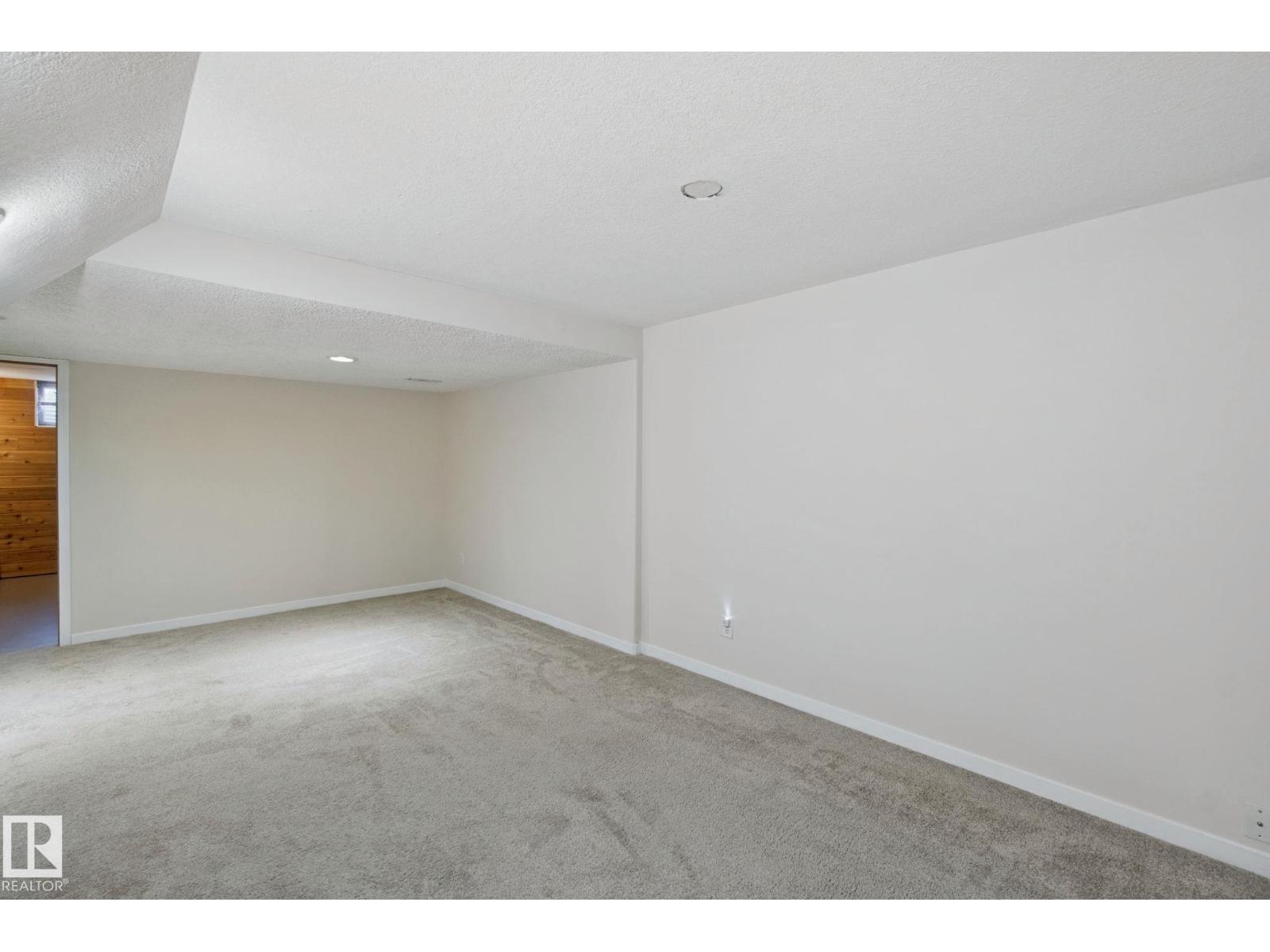 Property photograph 30 for MLS E4514597