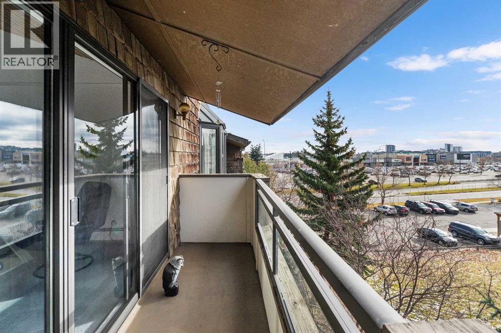 Close Proximity to Market Mall