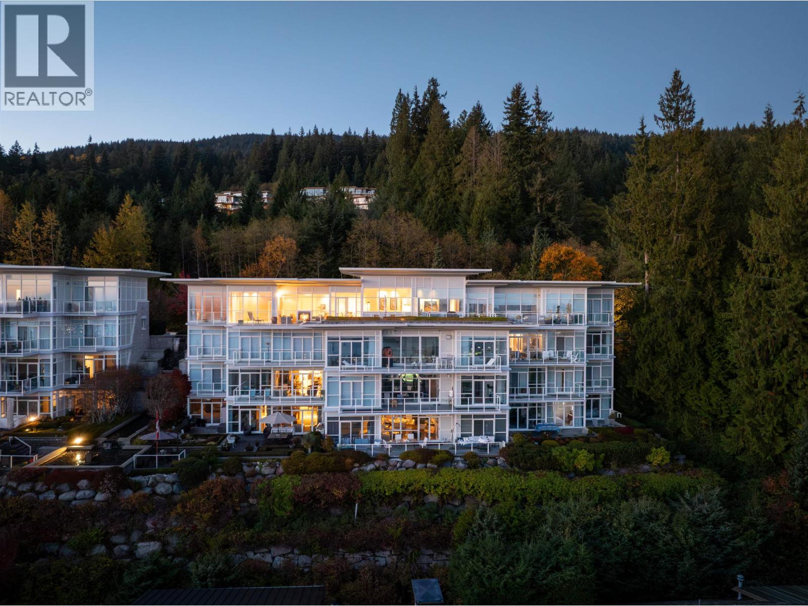 2200 Chippendale Road, West Vancouver — photo 2