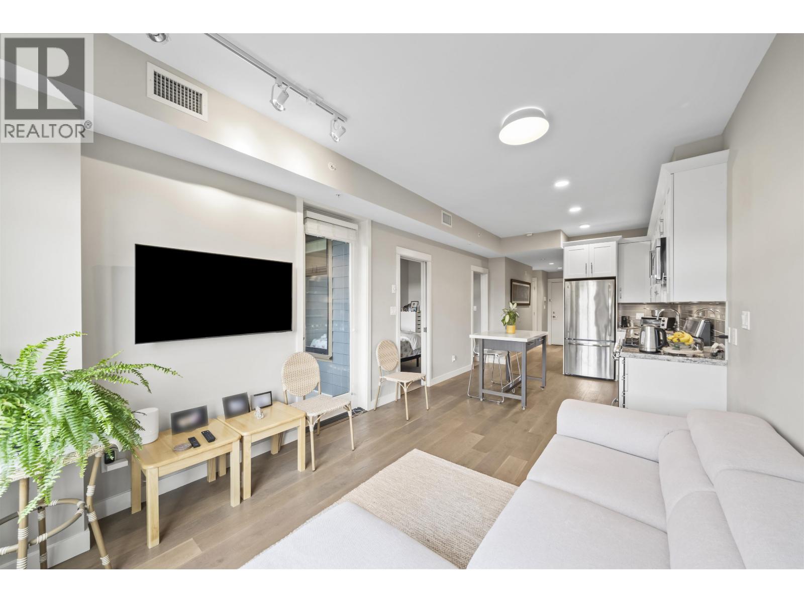 #302-5011 SPRINGS Boulevard, Delta