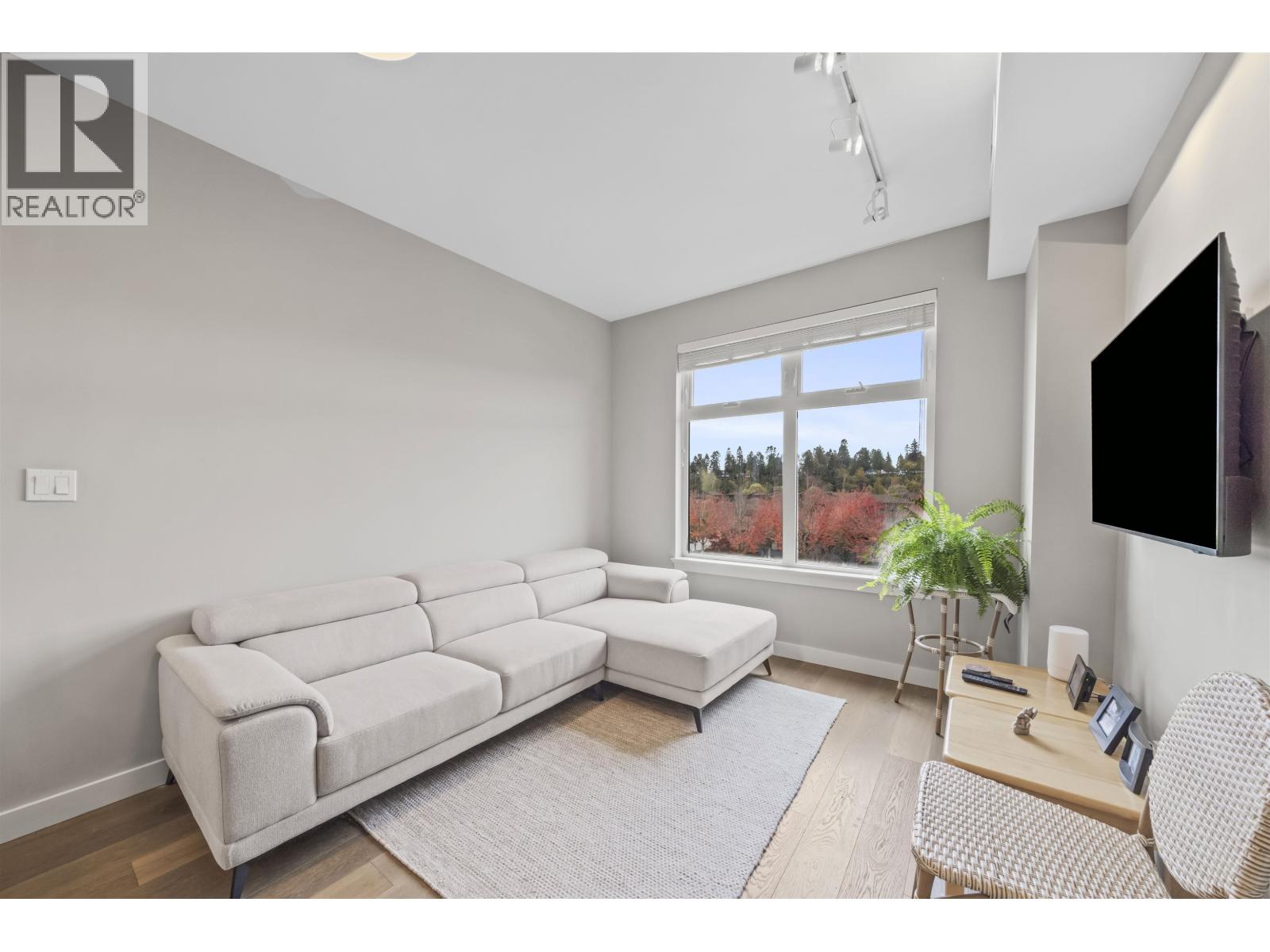 #302-5011 SPRINGS Boulevard, Delta