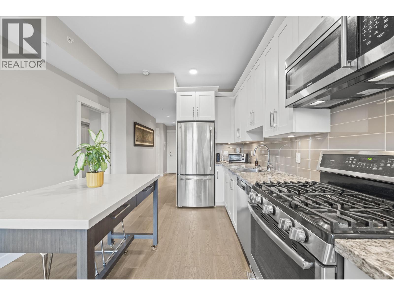 #302-5011 SPRINGS Boulevard, Delta