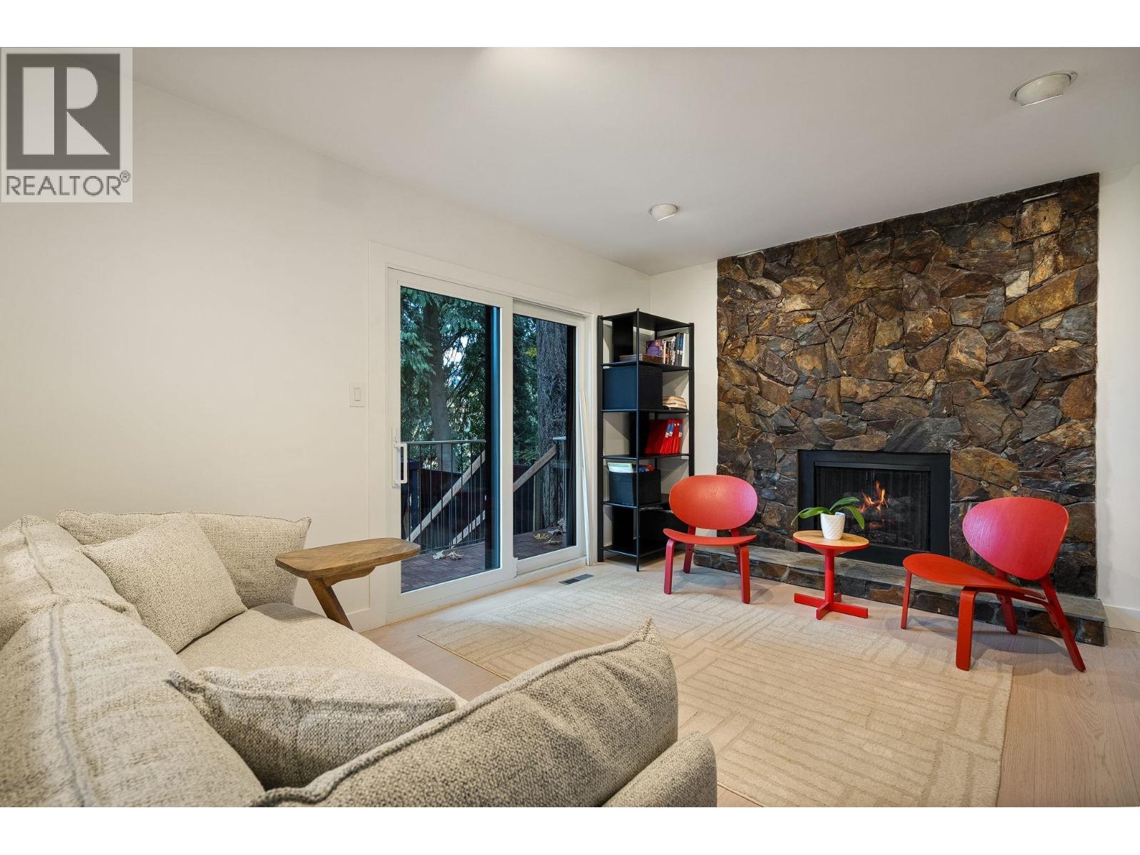 2221 Bowser Avenue, North Vancouver — photo 15