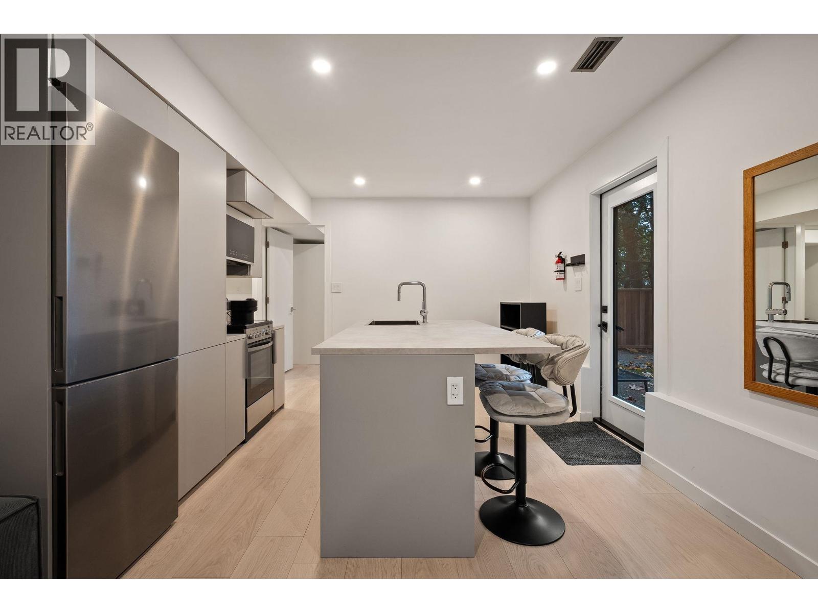 2221 Bowser Avenue, North Vancouver — photo 25