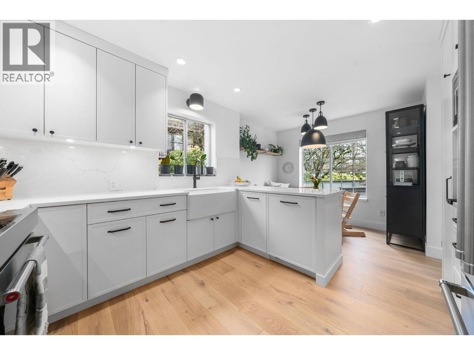 1 224 W 16th Street, North Vancouver — photo 12