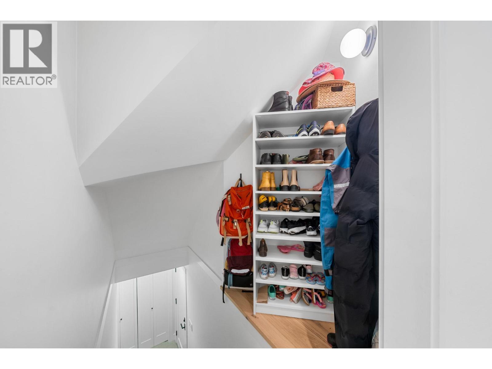 1 224 W 16th Street, North Vancouver — photo 15