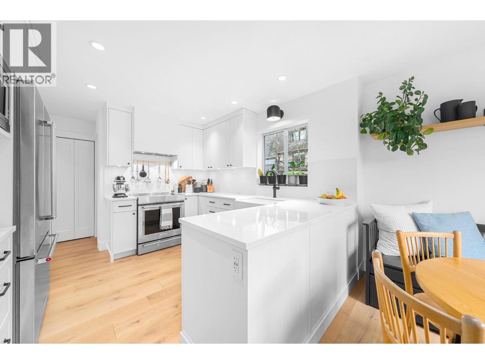 1 224 W 16th Street, North Vancouver — photo 9