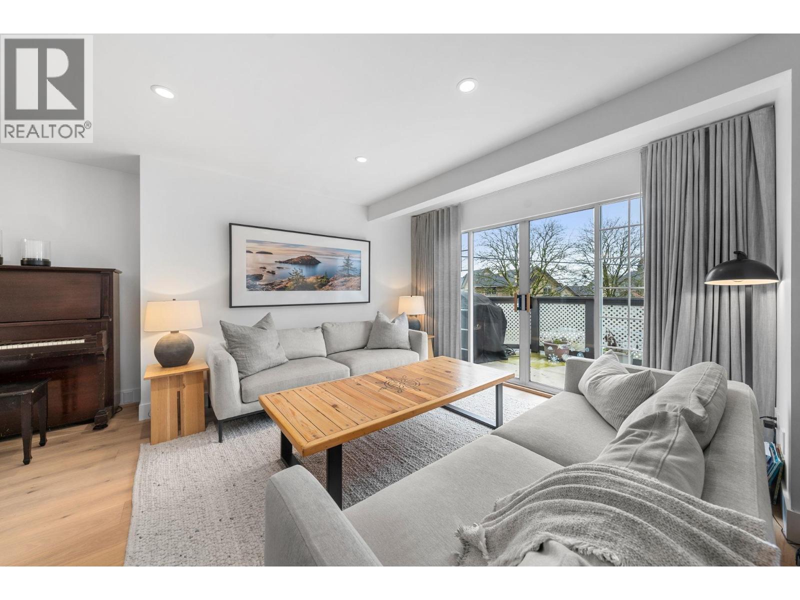 1 224 W 16th Street, North Vancouver — photo 4