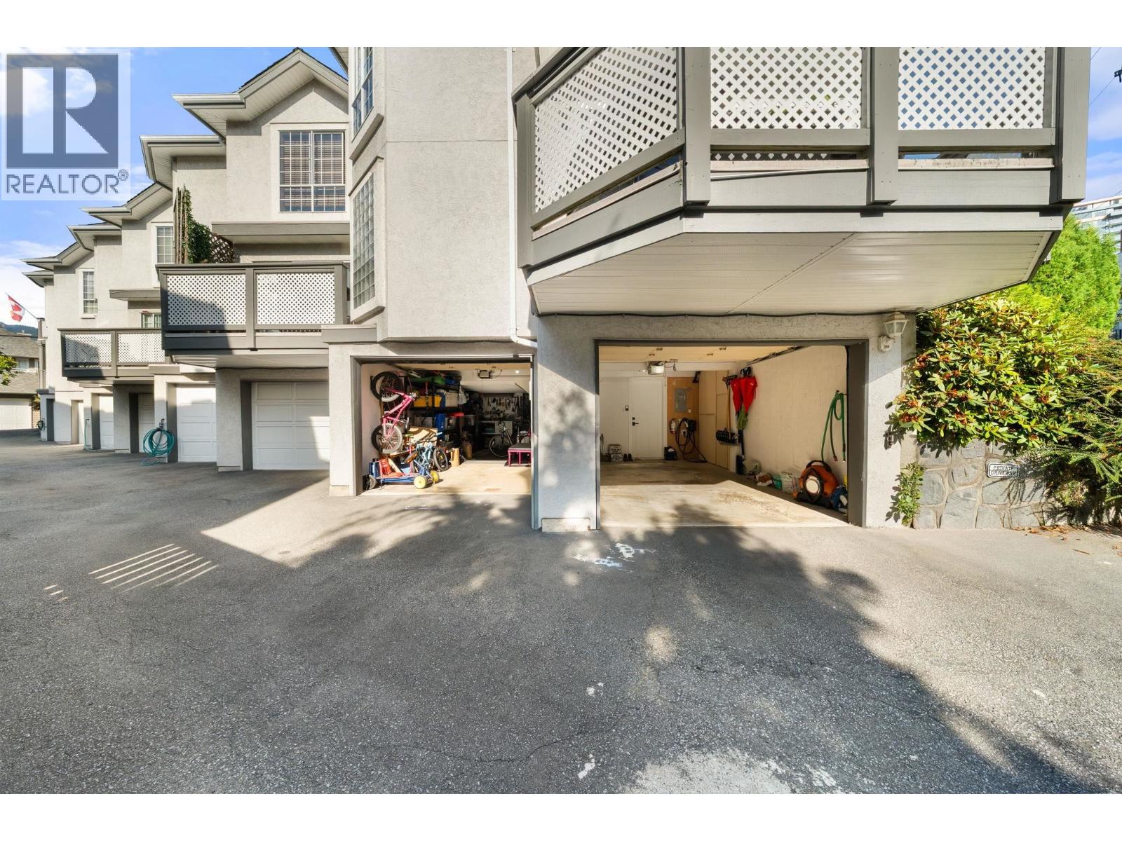 1 224 W 16th Street, North Vancouver — photo 32