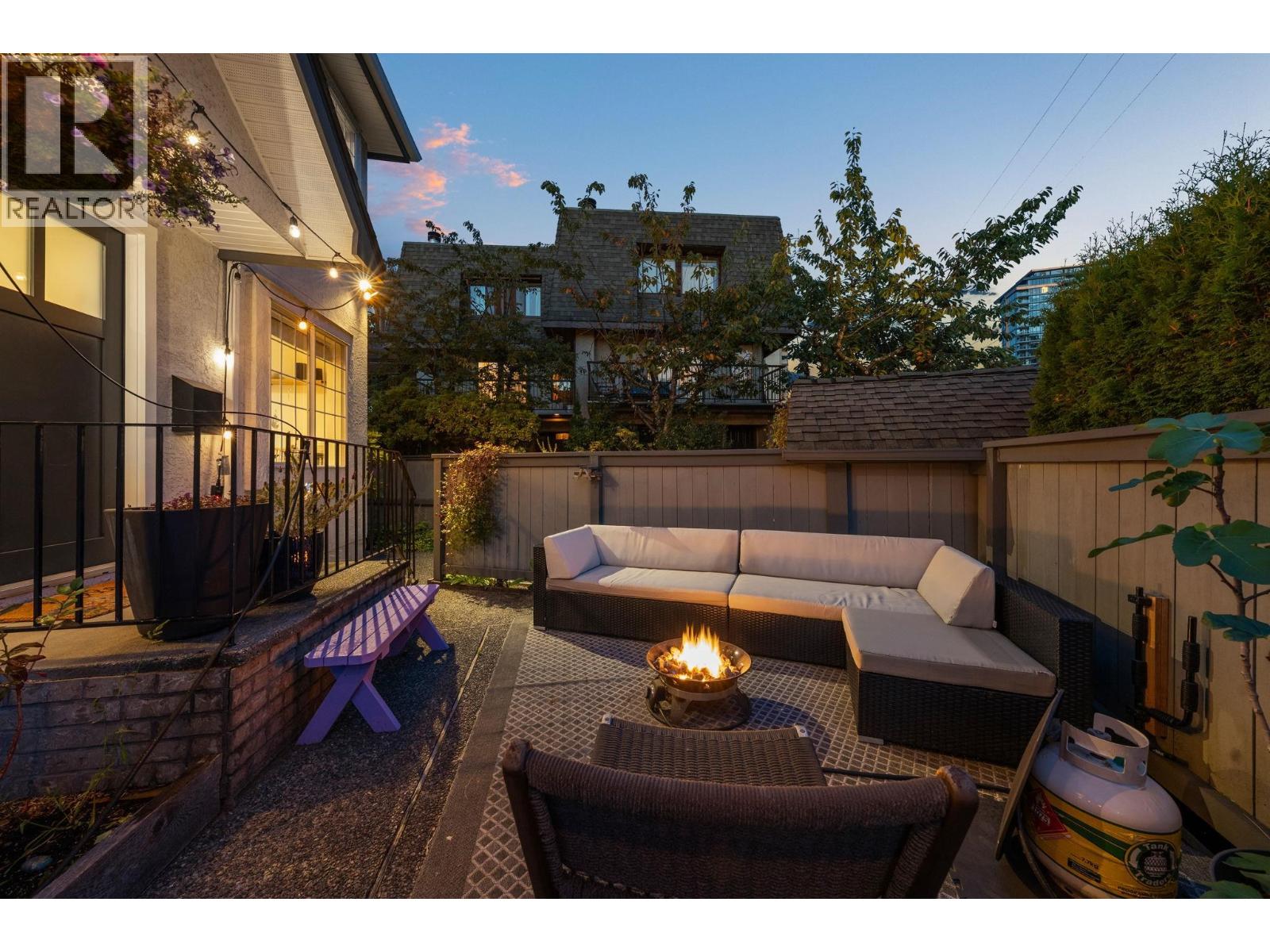 1 224 W 16th Street, North Vancouver — photo 37