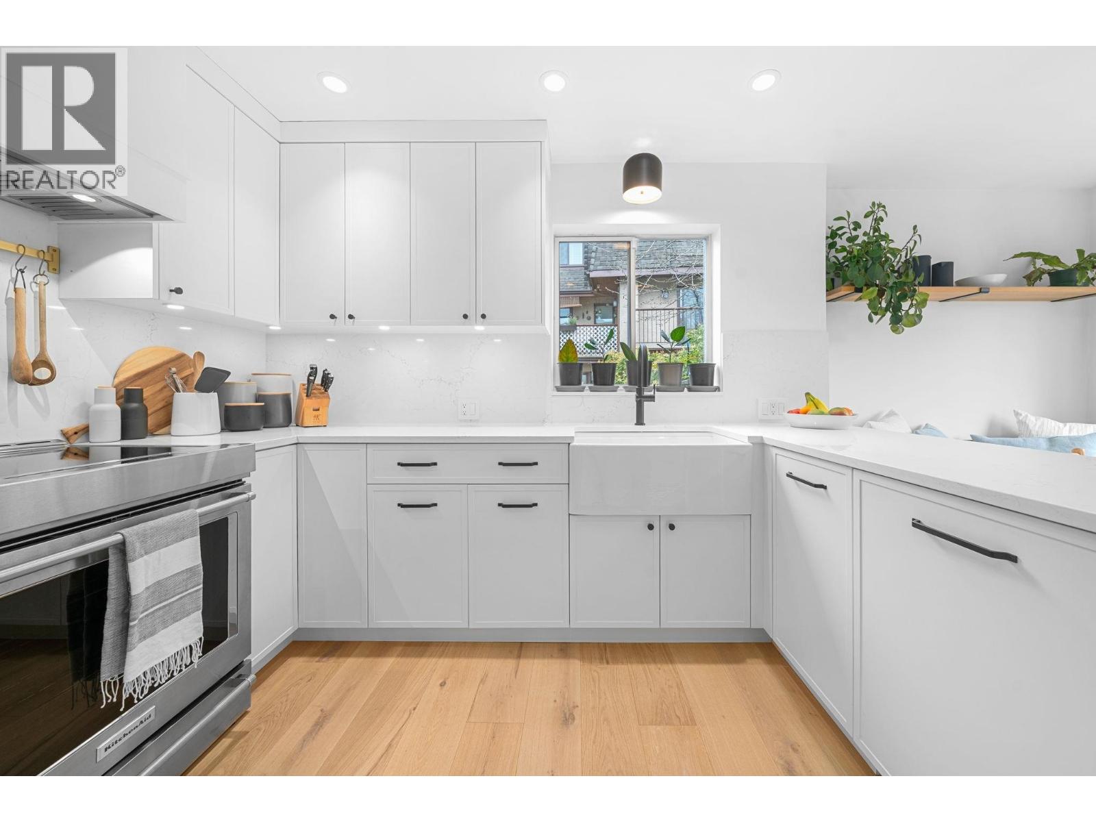 1 224 W 16th Street, North Vancouver — photo 10