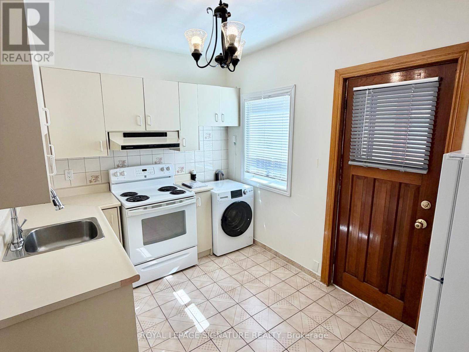 2ND FLR - 455 B DANFORTH AVENUE, Toronto (North Riverdale) — photo 3