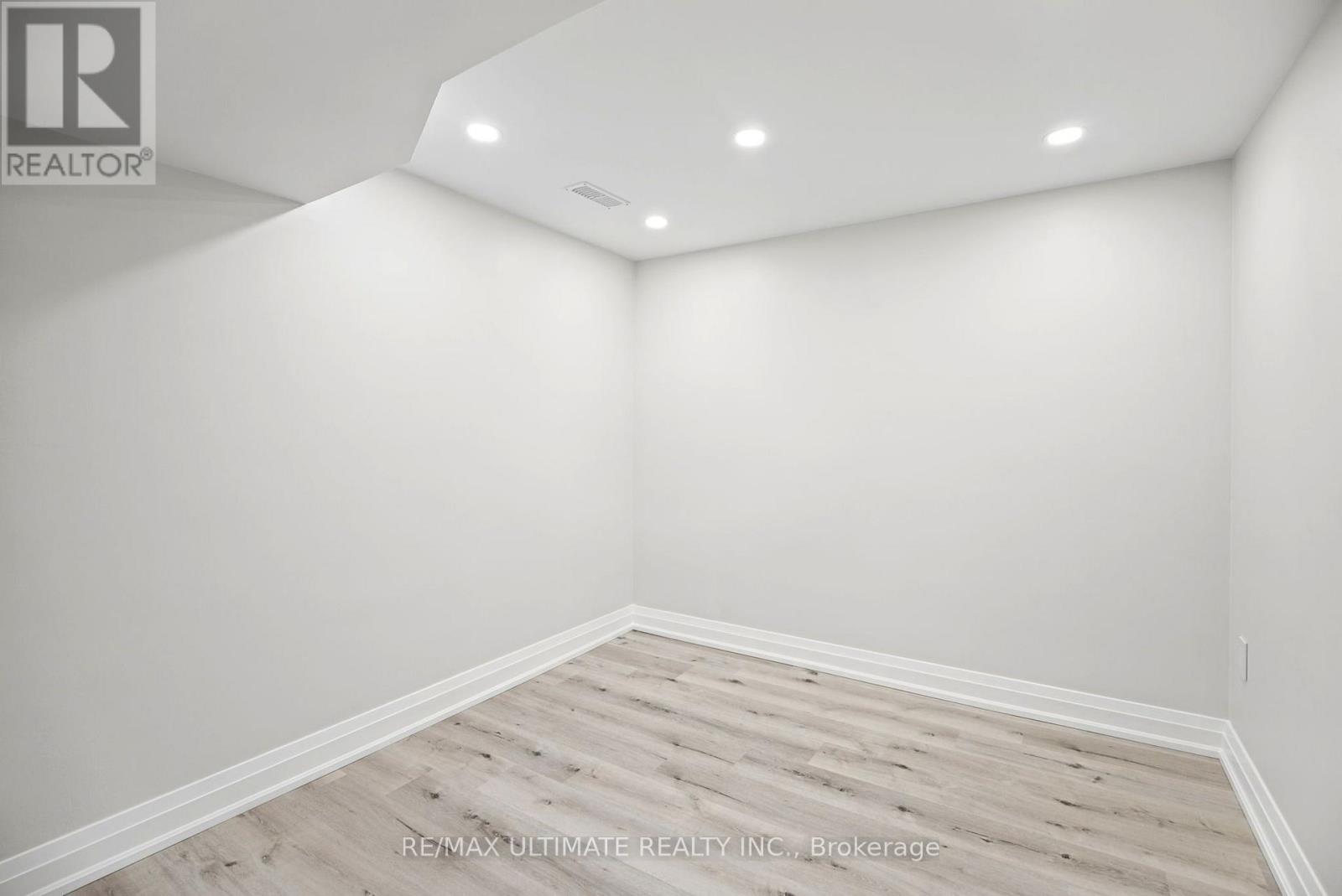 BSMT - 38 WATERBURY DRIVE, Toronto (Willowridge-Martingrove-Richview) — photo 10