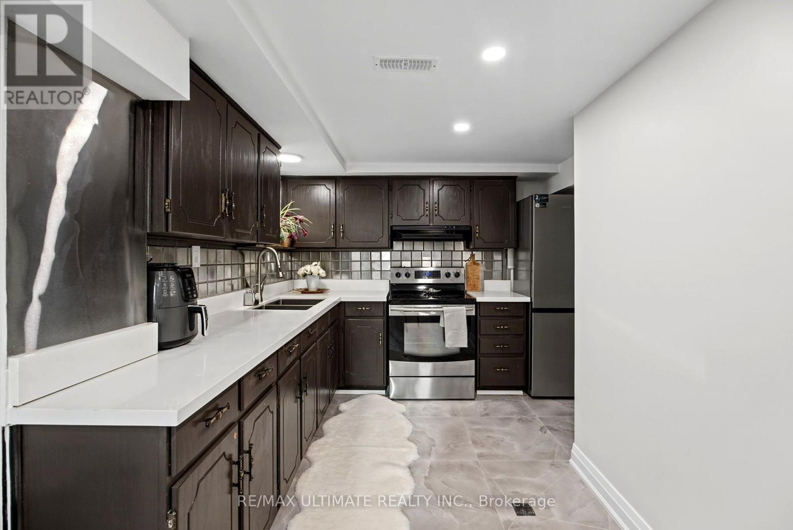 BSMT - 38 WATERBURY DRIVE, Toronto (Willowridge-Martingrove-Richview) — photo 6