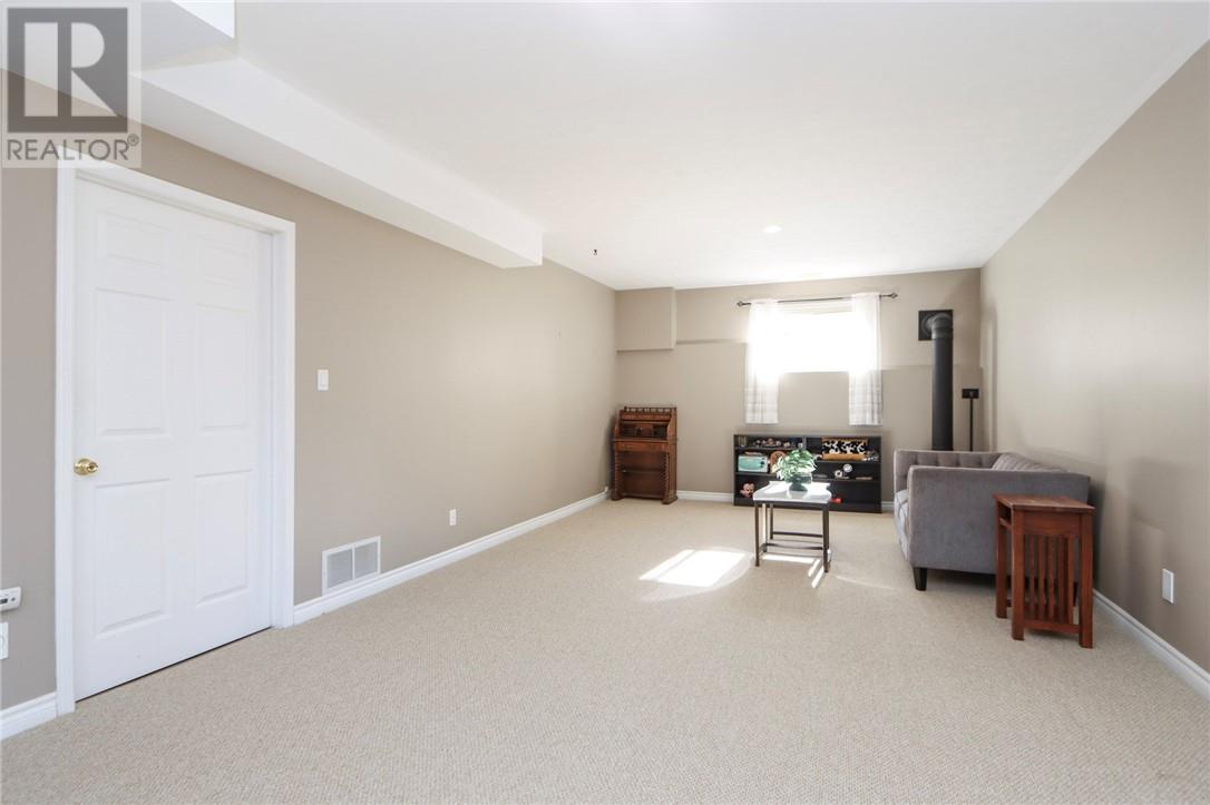 119 Merrygale Dr - 32