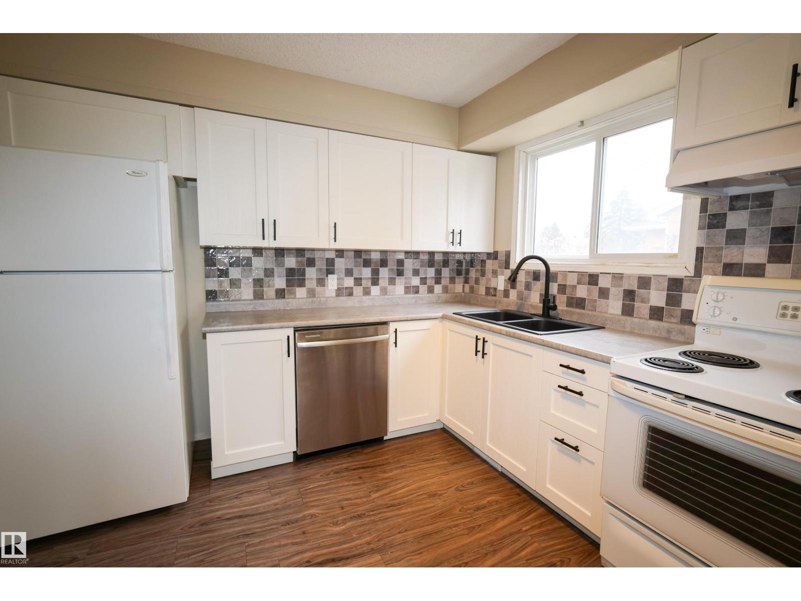 709 GRANDIN DR, Morinville — photo 3
