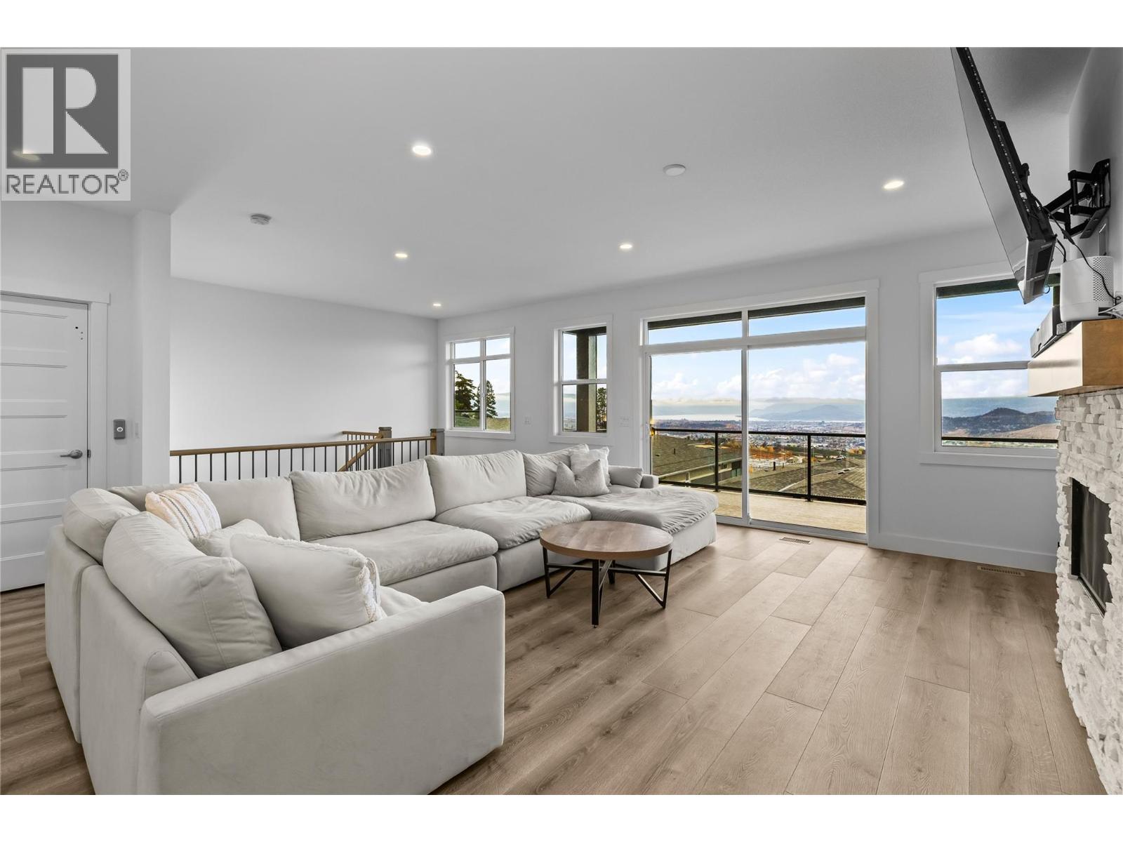  1556 Tower Ranch Drive, Kelowna