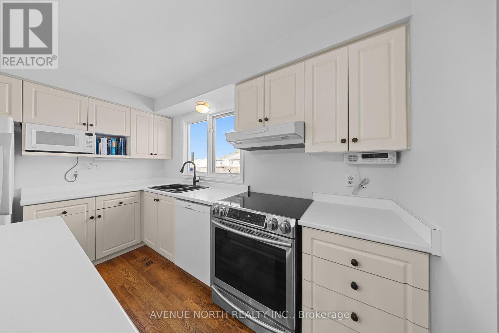 35 WYNFORD AVENUE, Ottawa — photo 6