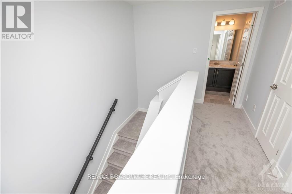 235 ANYOLITE PRIVATE, Ottawa — photo 11