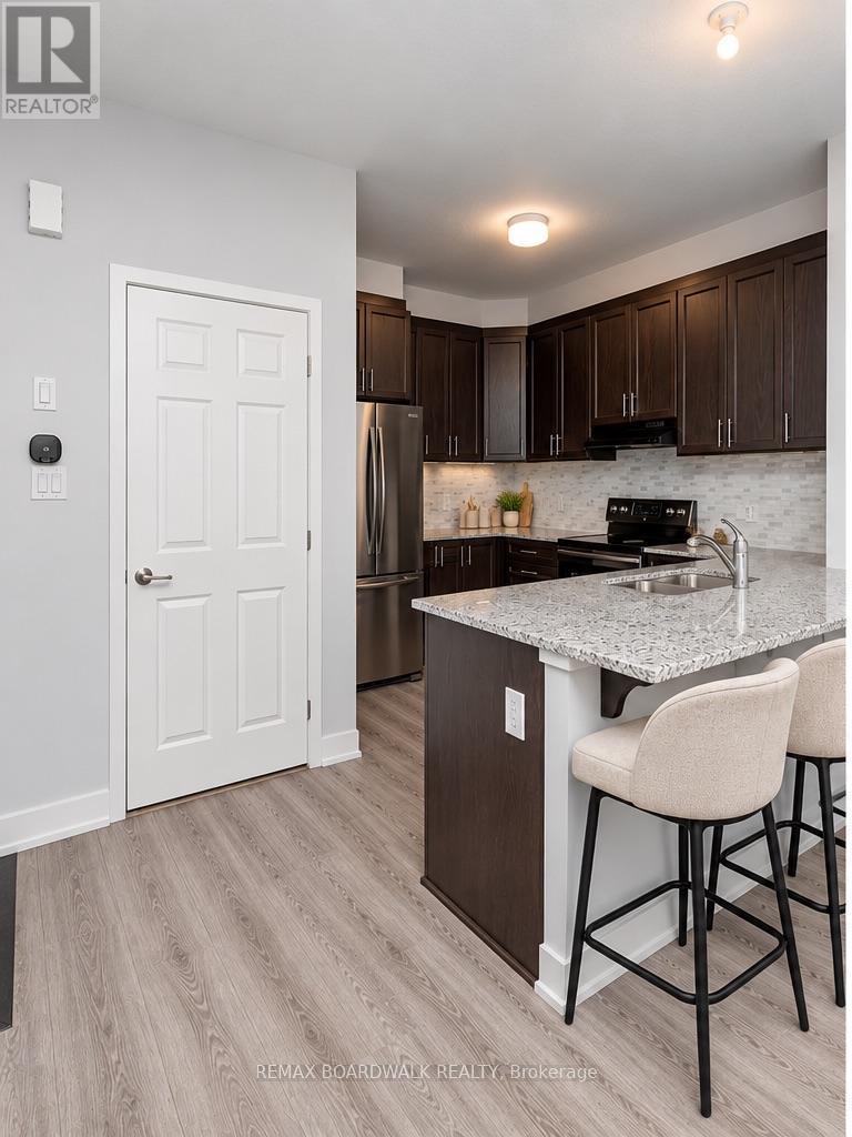 235 ANYOLITE PRIVATE, Ottawa — photo 5