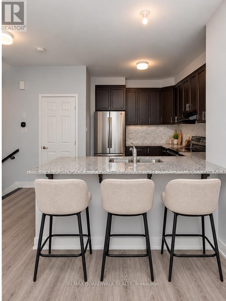 235 ANYOLITE PRIVATE, Ottawa — photo 6