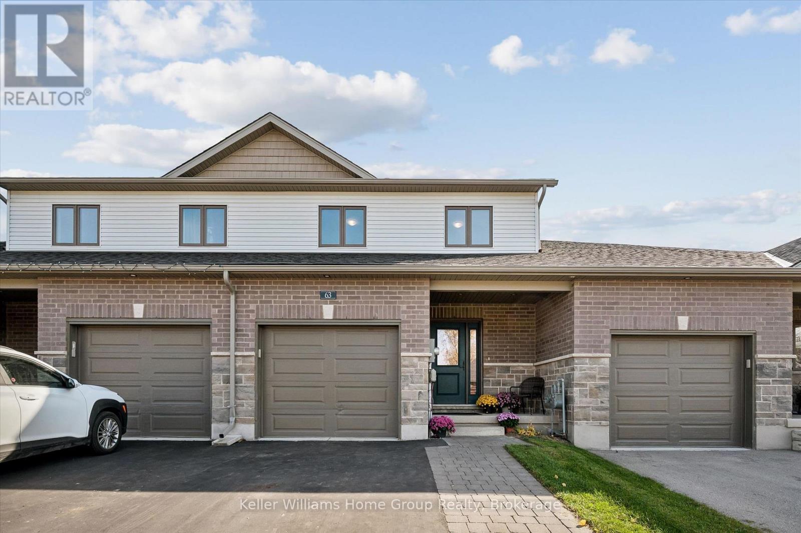 63 York Street E, photo 1 of 38