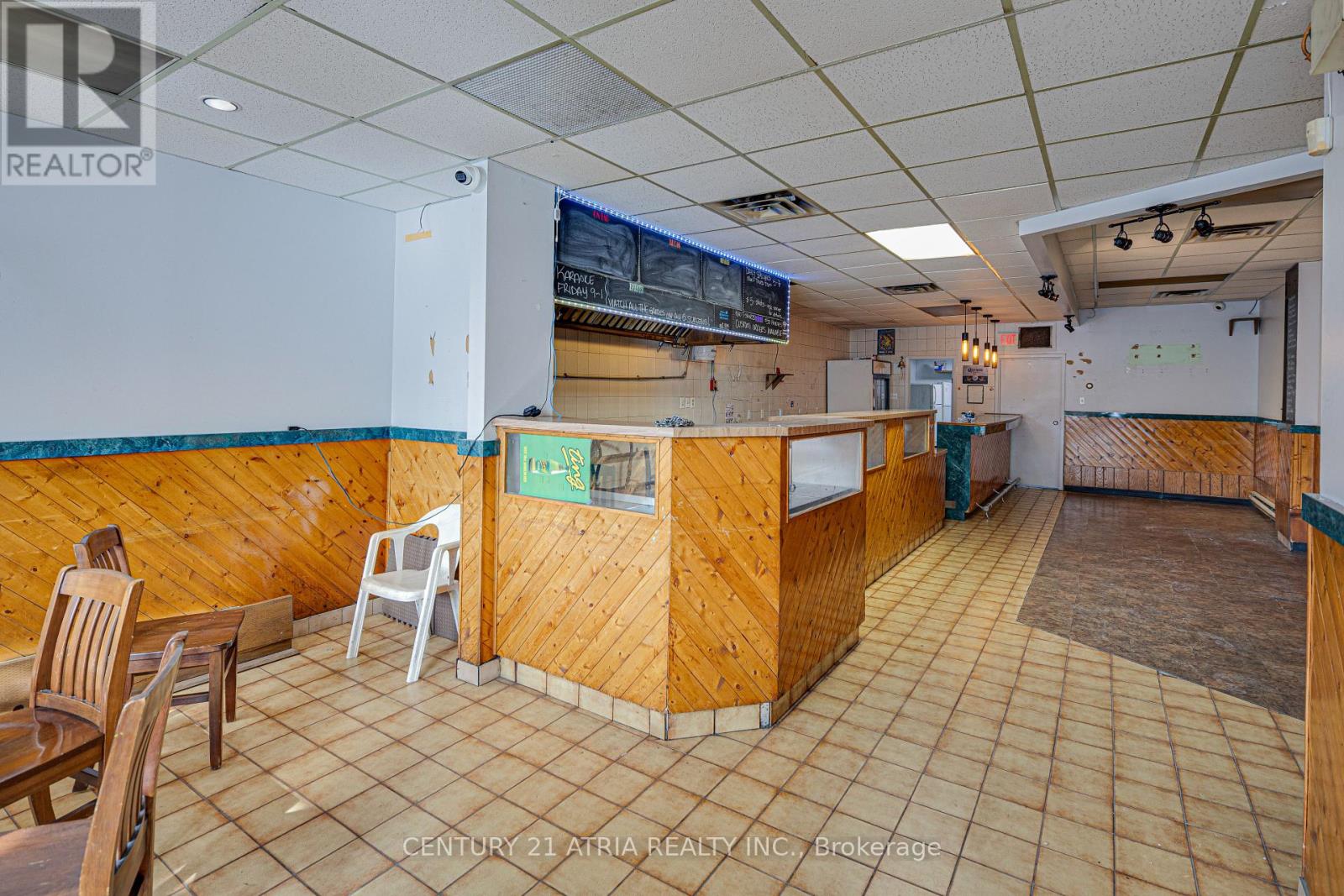 Danforth, ON photo 10