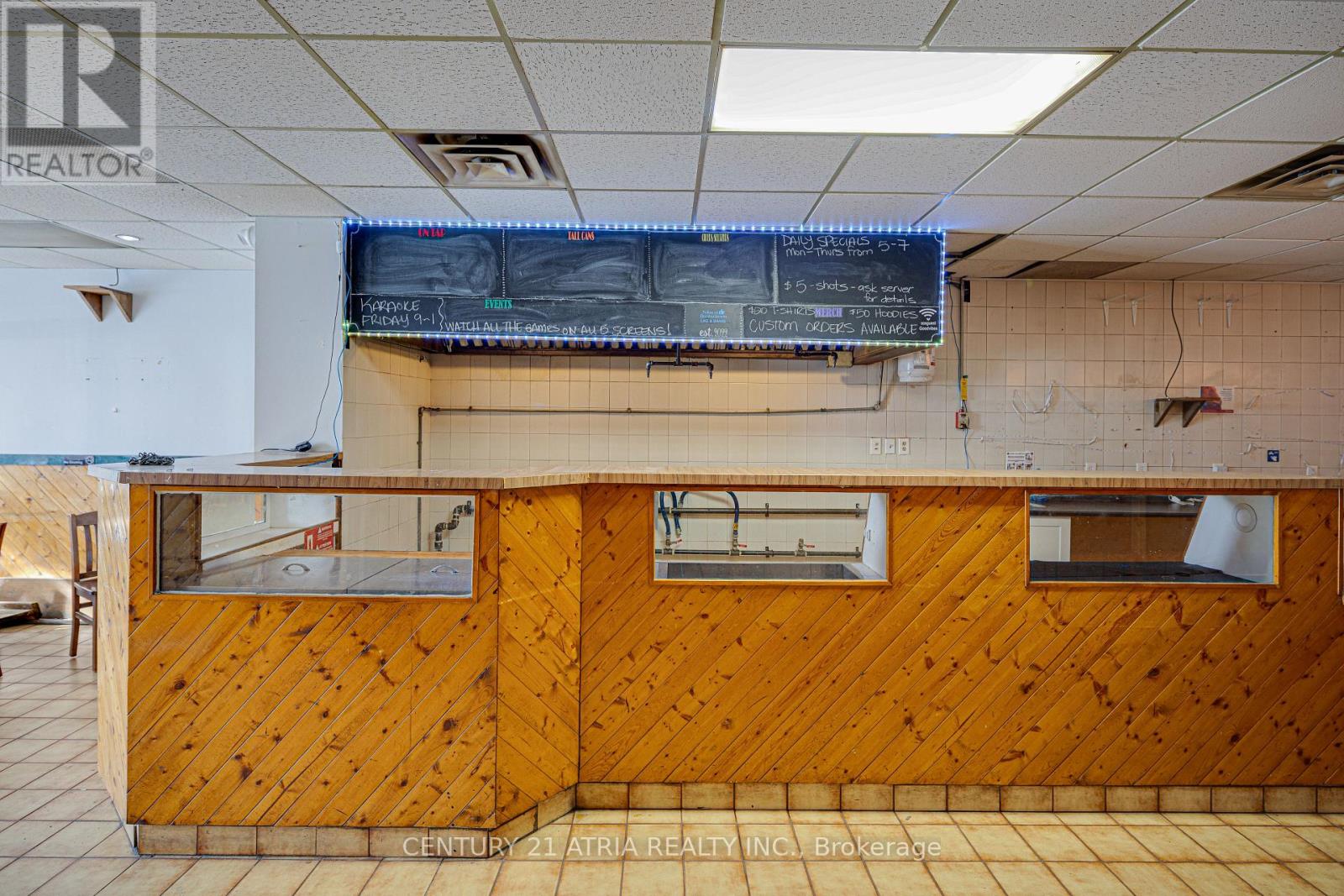 Danforth, ON photo 11