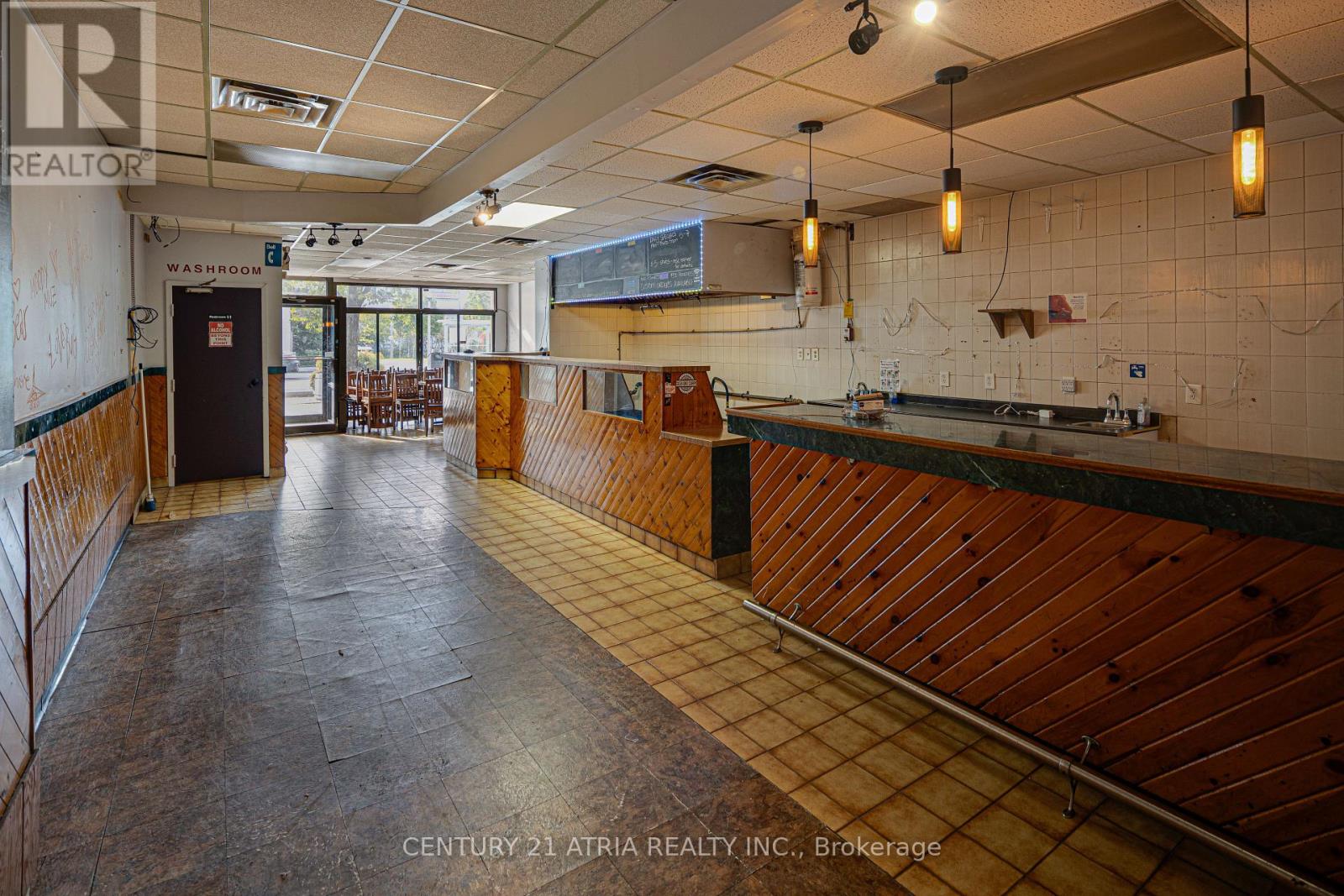 Danforth, ON photo 3