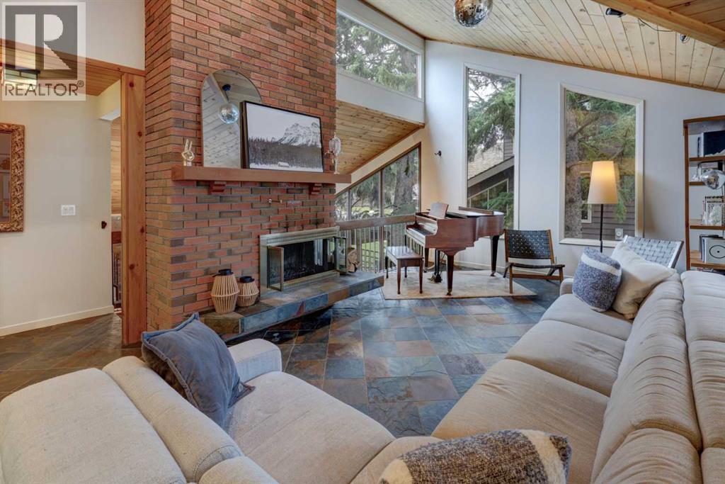216 Pump Hill Gardens SW, Calgary — photo 5