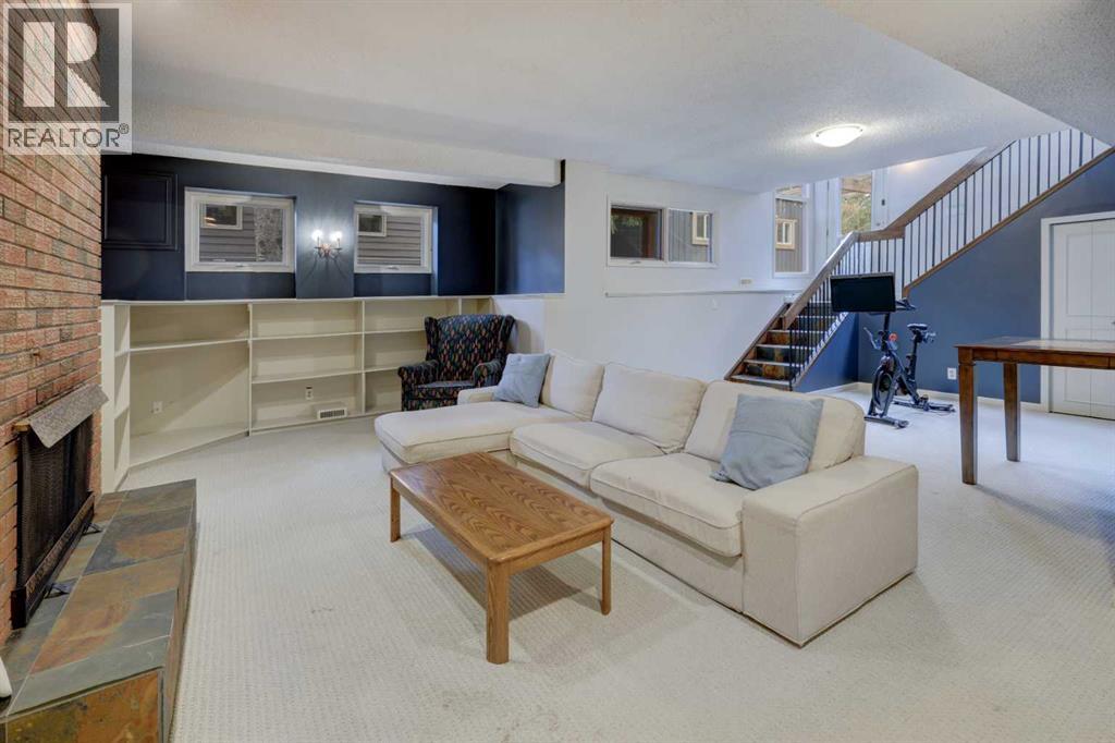 216 Pump Hill Gardens SW, Calgary — photo 28