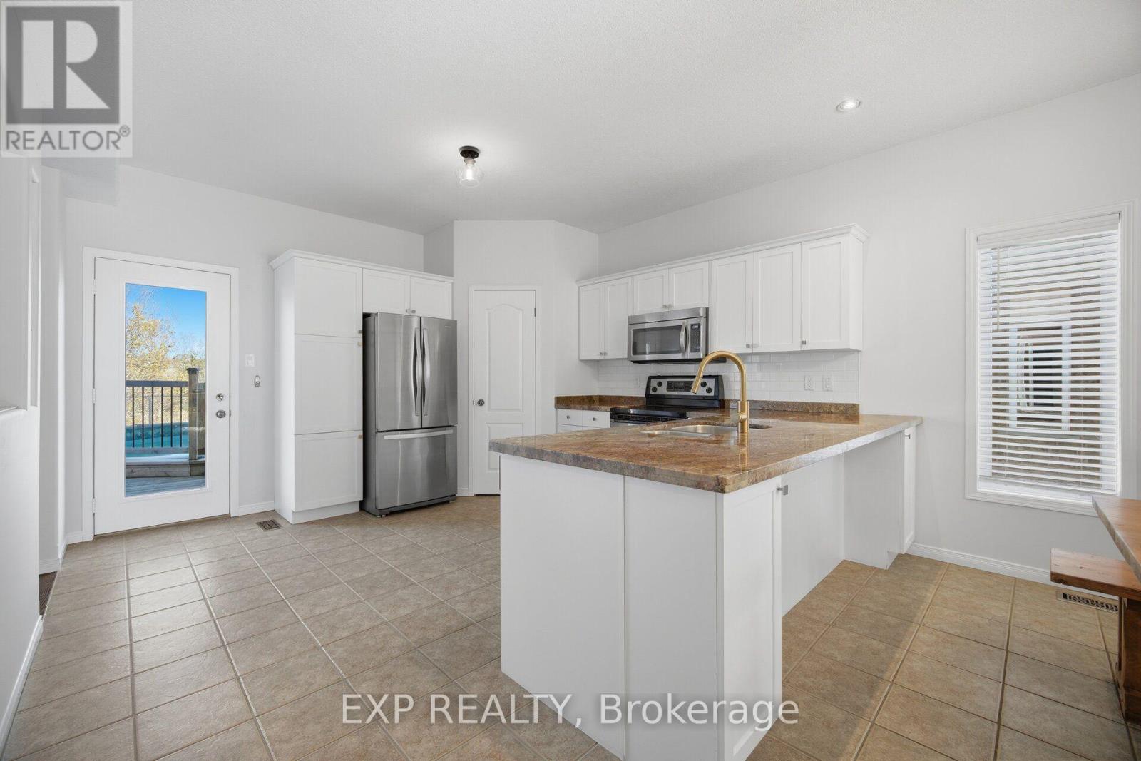16 Shephard Avenue, New Tecumseth photo 10