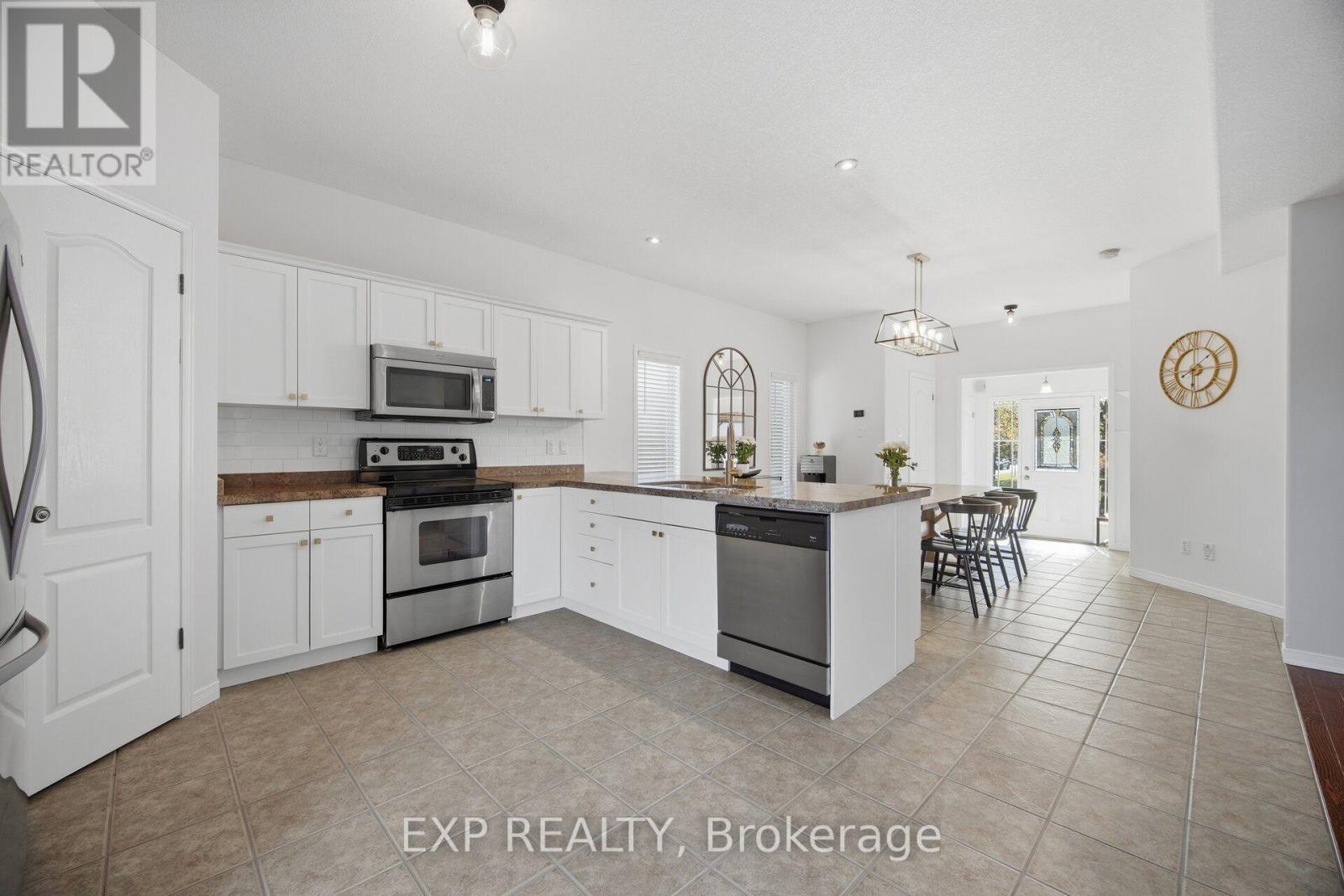 16 Shephard Avenue, New Tecumseth photo 8