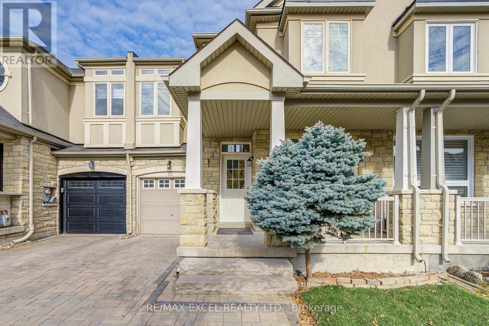 22 Pitney Avenue, Richmond Hill, ON