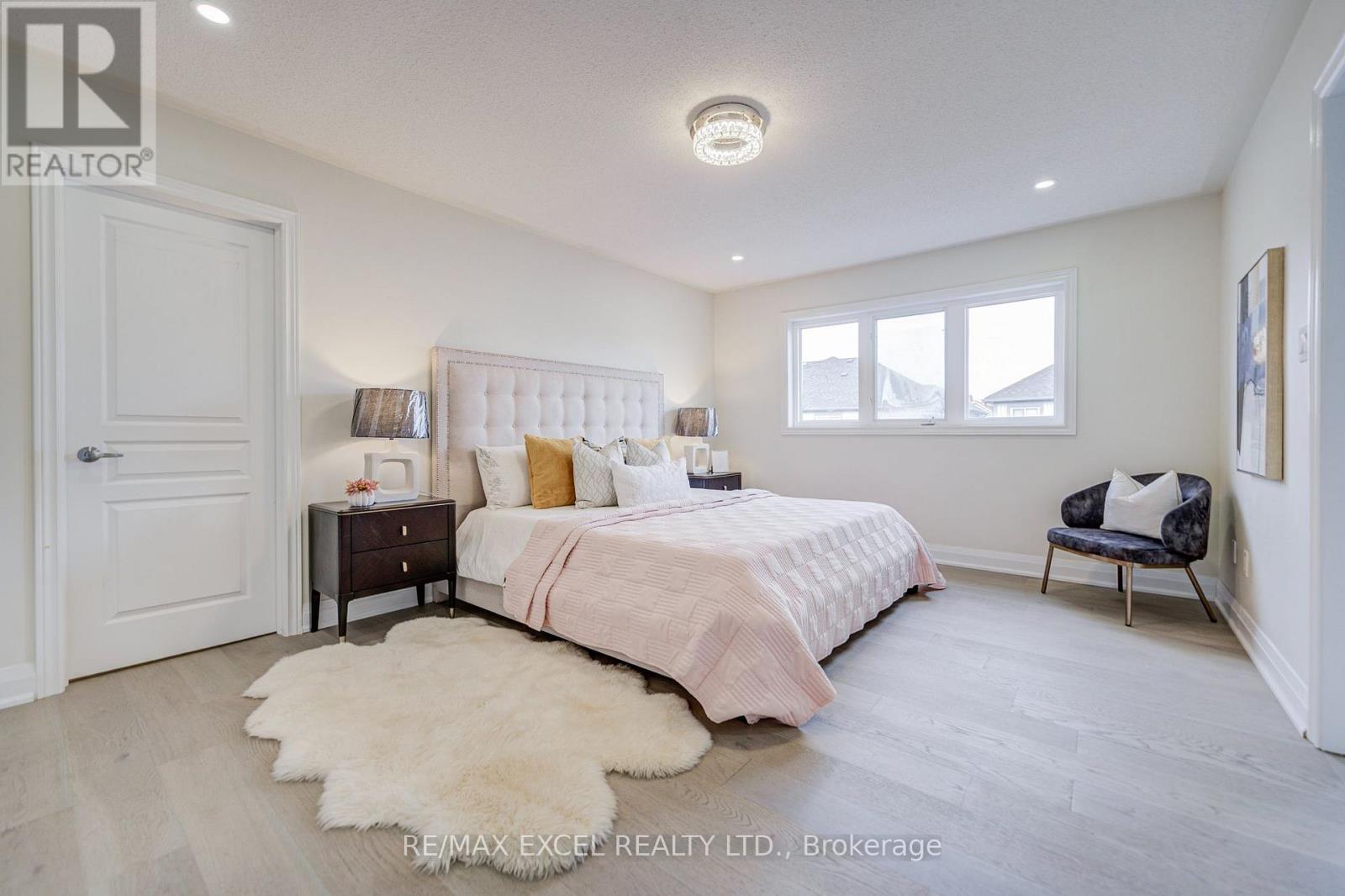 22 Pitney Avenue, Richmond Hill, ON photo 17